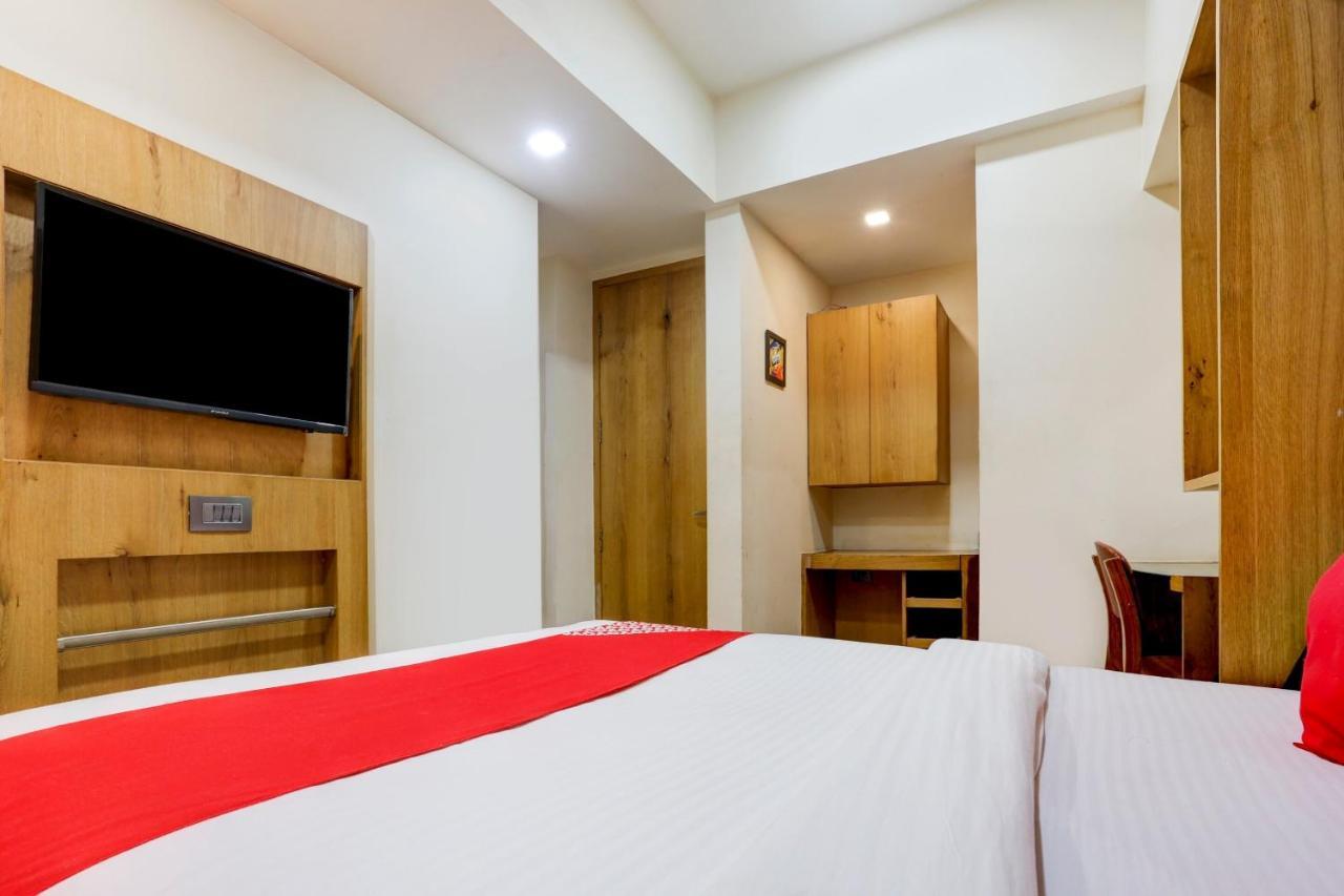 Oyo 81549 Hotel Elegance Nx מומביי מראה חיצוני תמונה