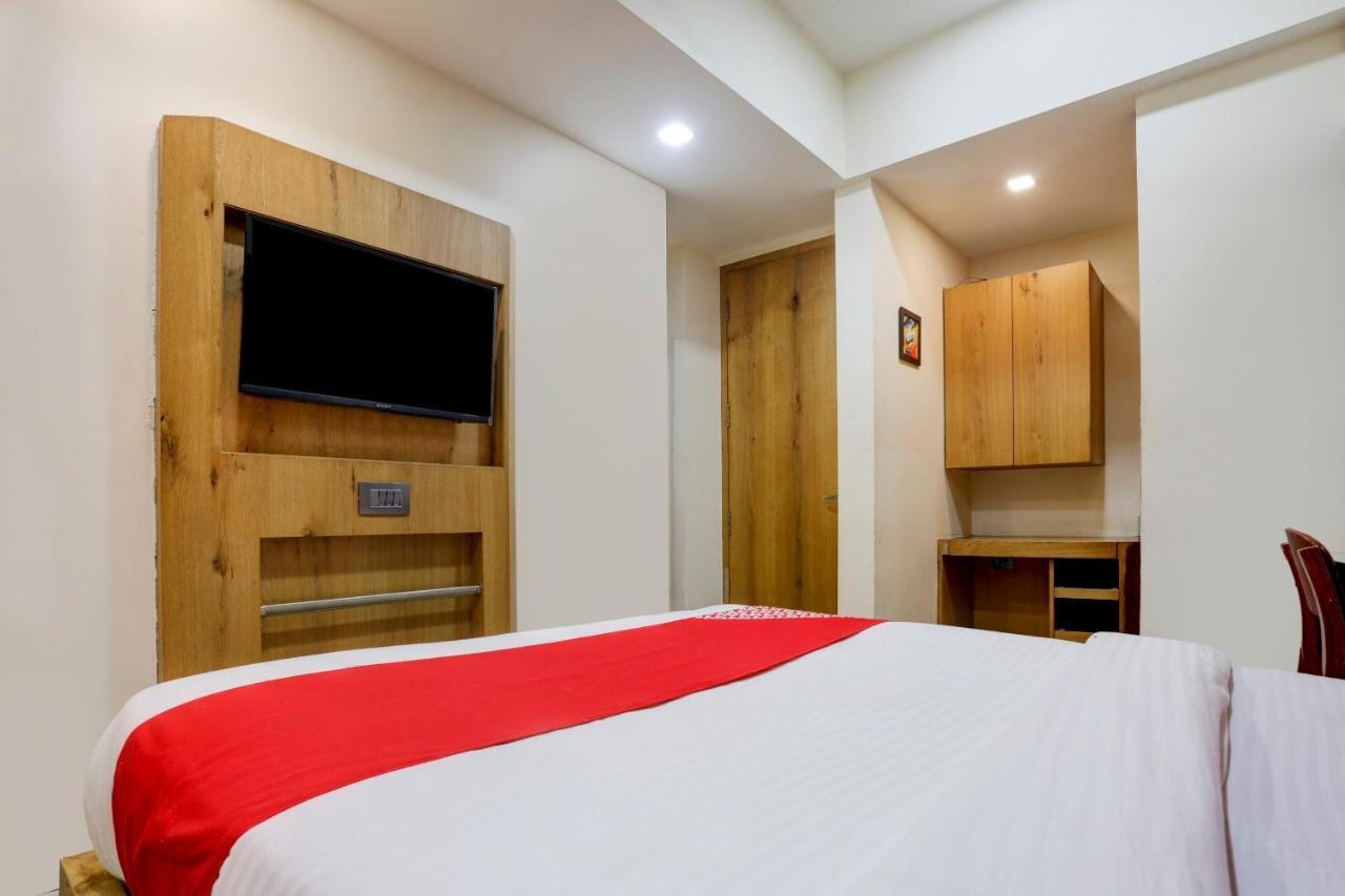 Oyo 81549 Hotel Elegance Nx מומביי מראה חיצוני תמונה