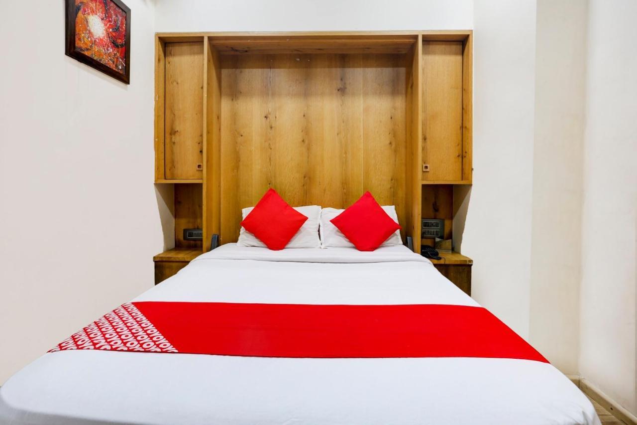 Oyo 81549 Hotel Elegance Nx מומביי מראה חיצוני תמונה